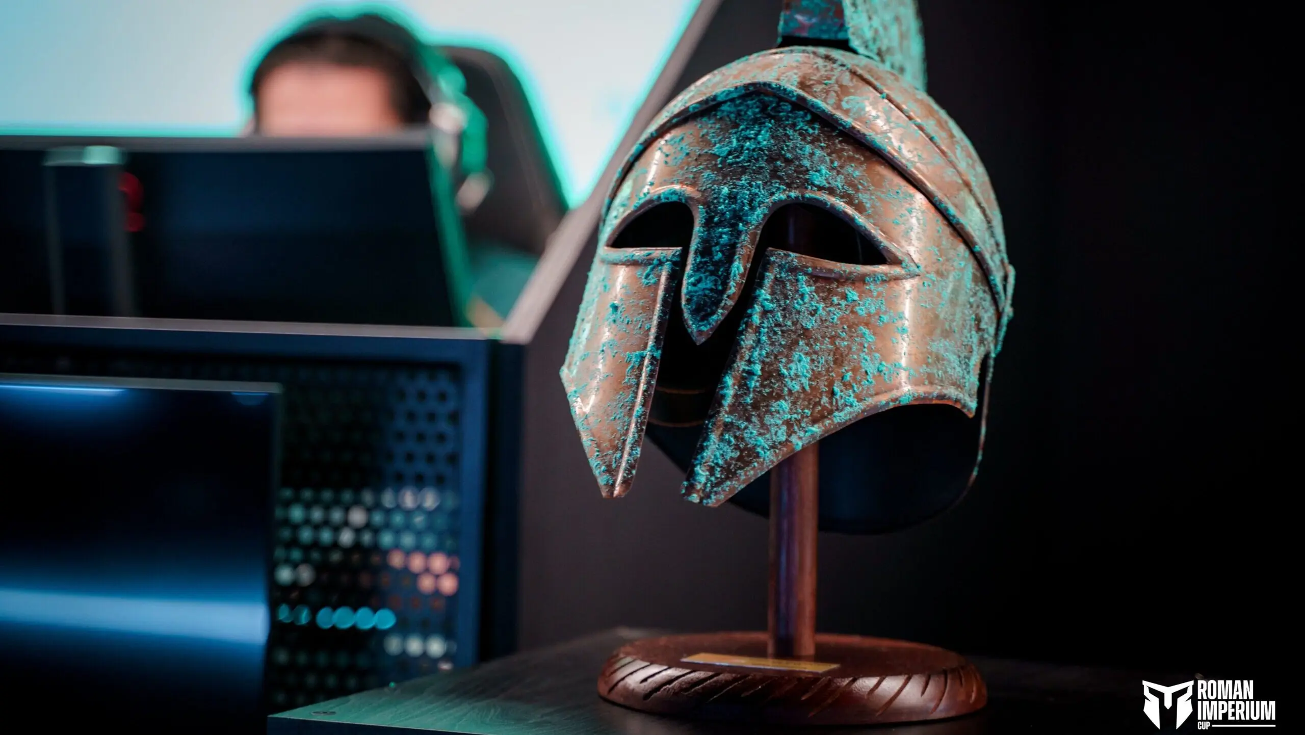Трофей турниров серии Roman Imperium Cup.