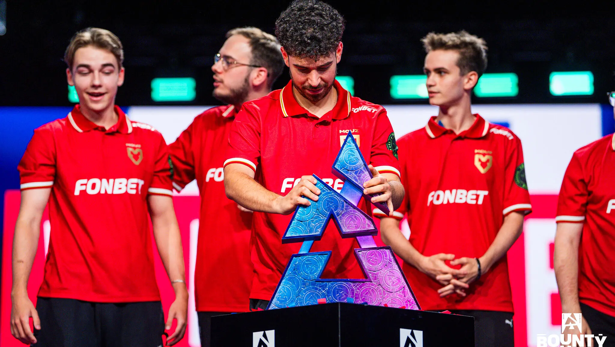 Фотография состава MOUZ с BLAST Bounty Summer 2026.