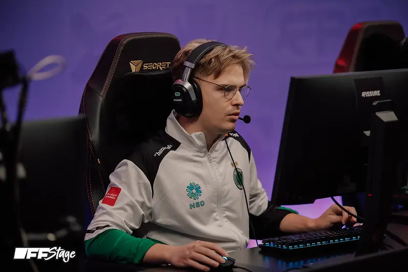 Керри Team Falcons Оливер «skiter» Лепко в групповой стадии FISSURE PLAYGROUND 2 — DOTA.