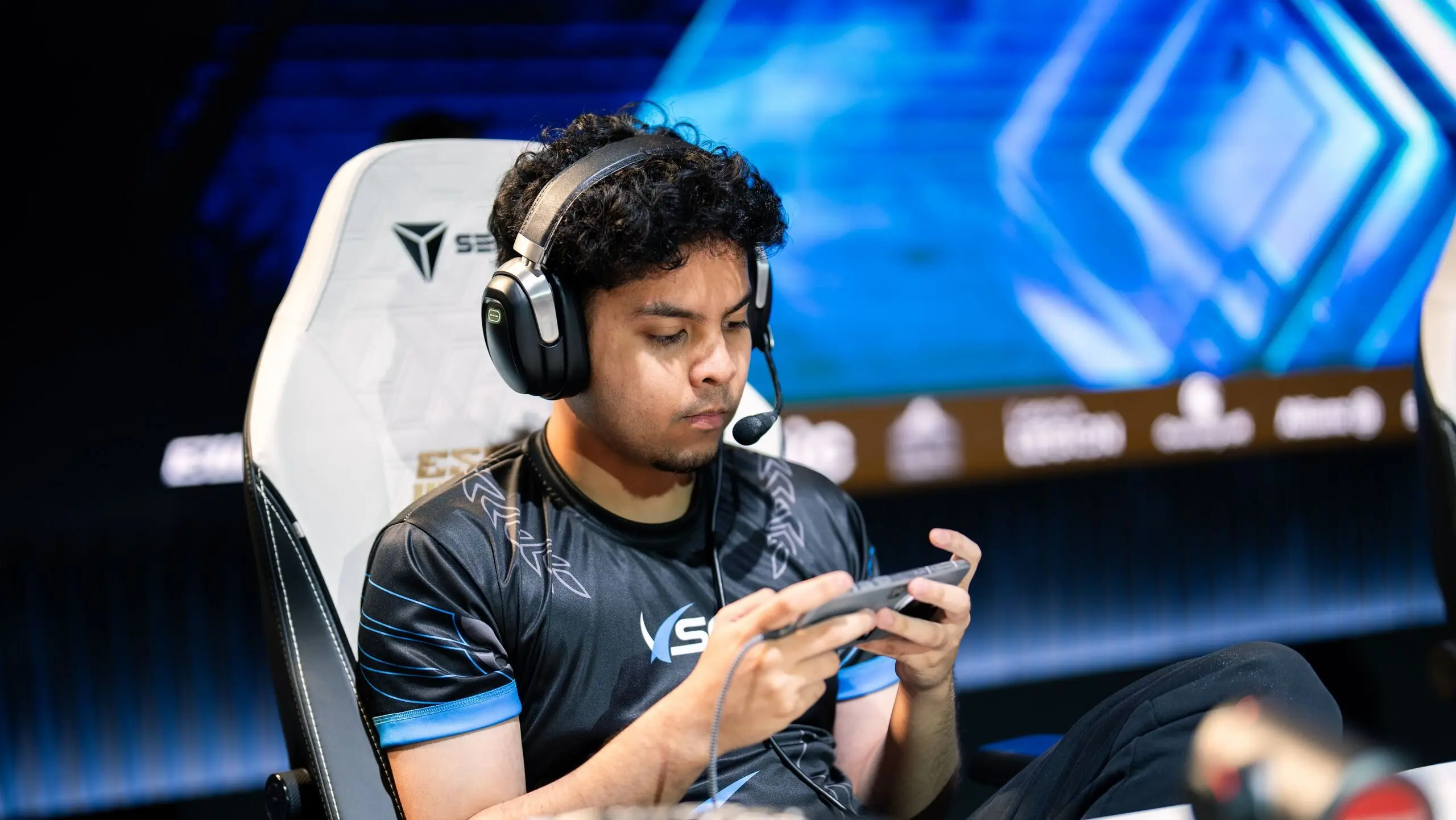 Голдлейнер Titan Esports Club Карл «Carvi» Тинио