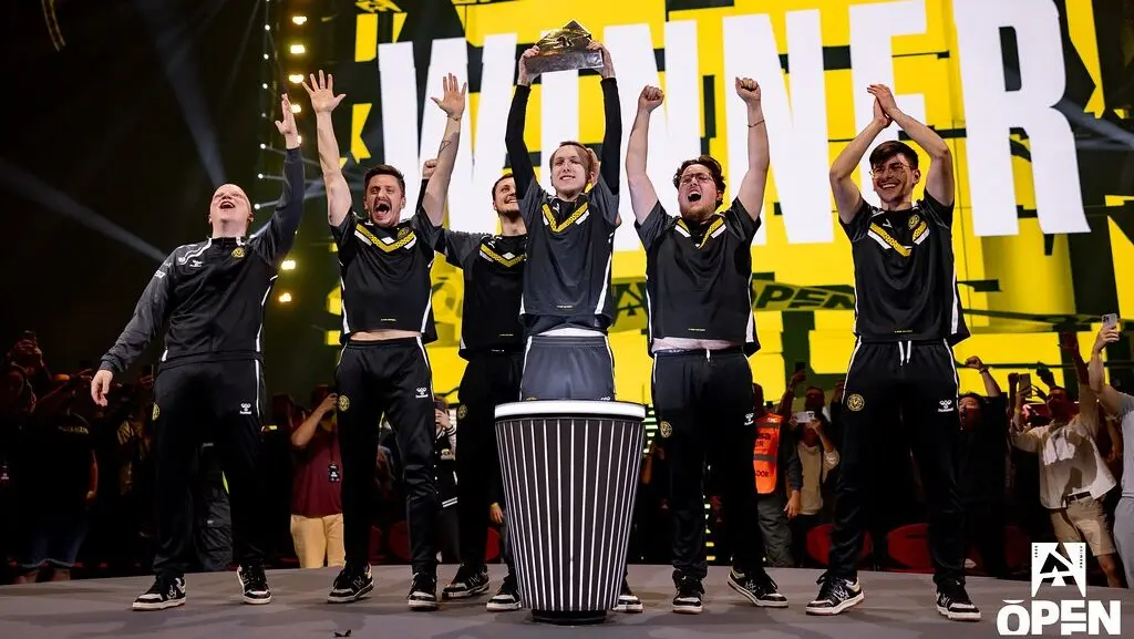 Фотография игроков Team Vitality с турнира