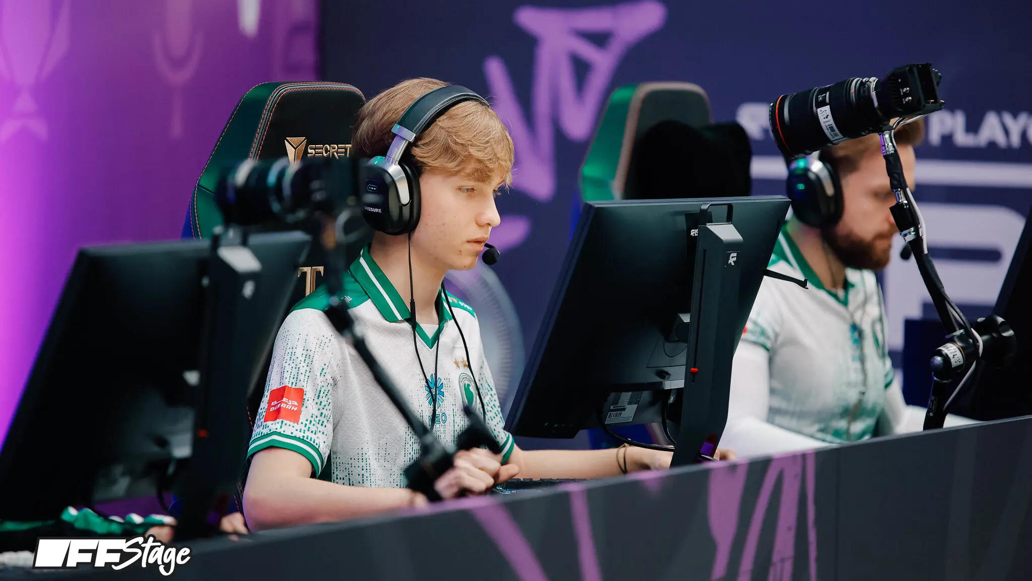 Снайпер Team Falcons Илья «m0NESY» Осипов.