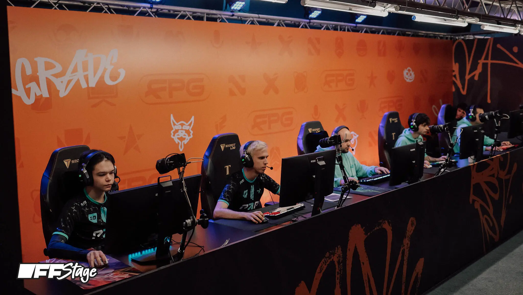 Игроки PARIVISION на FISSURE PLAYGROUND 2 — DOTA