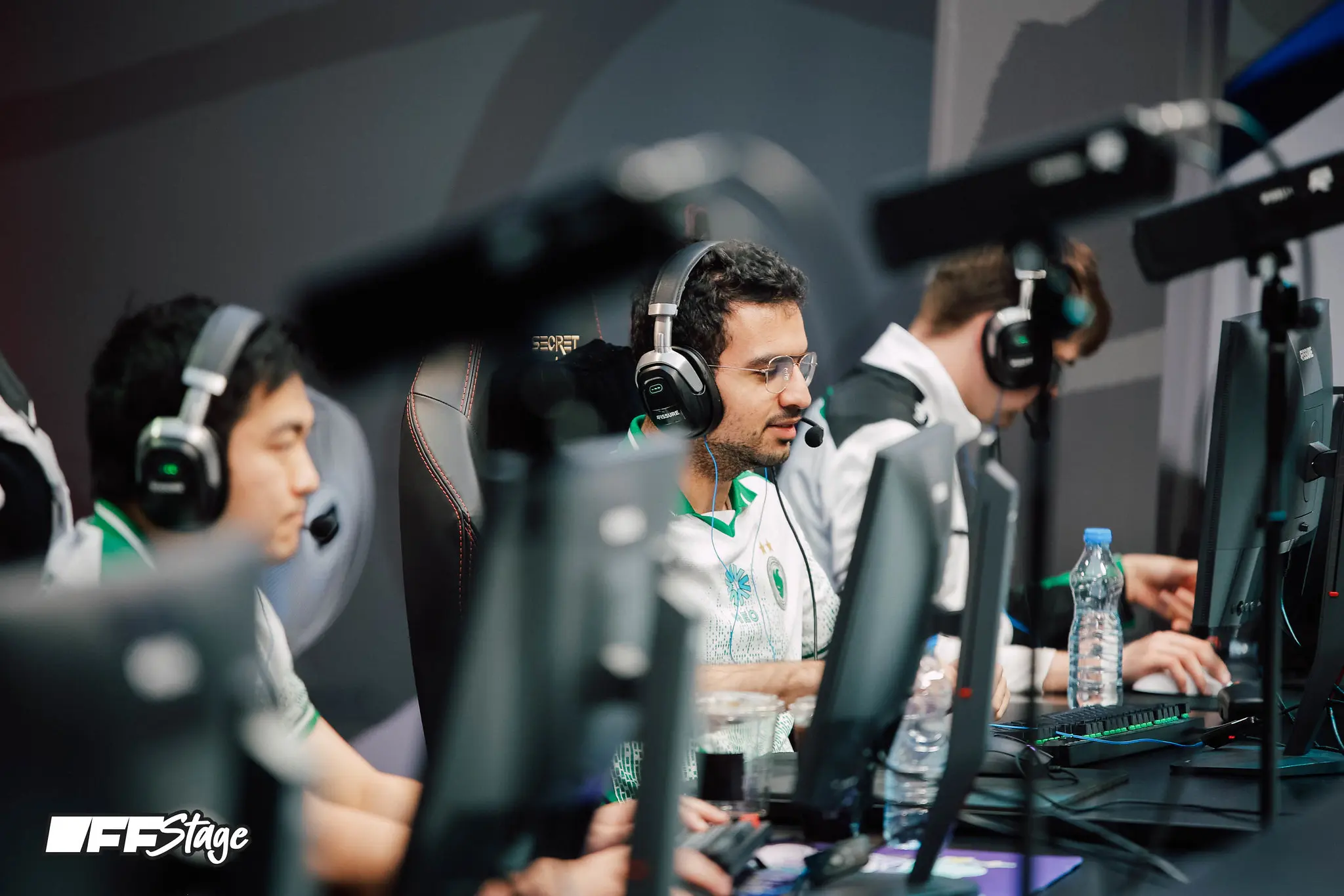 Оффлейнер Team Falcons Аммар ATF на сцене FISSURE PLAYGROUND 2 — DOTA в Сербии.