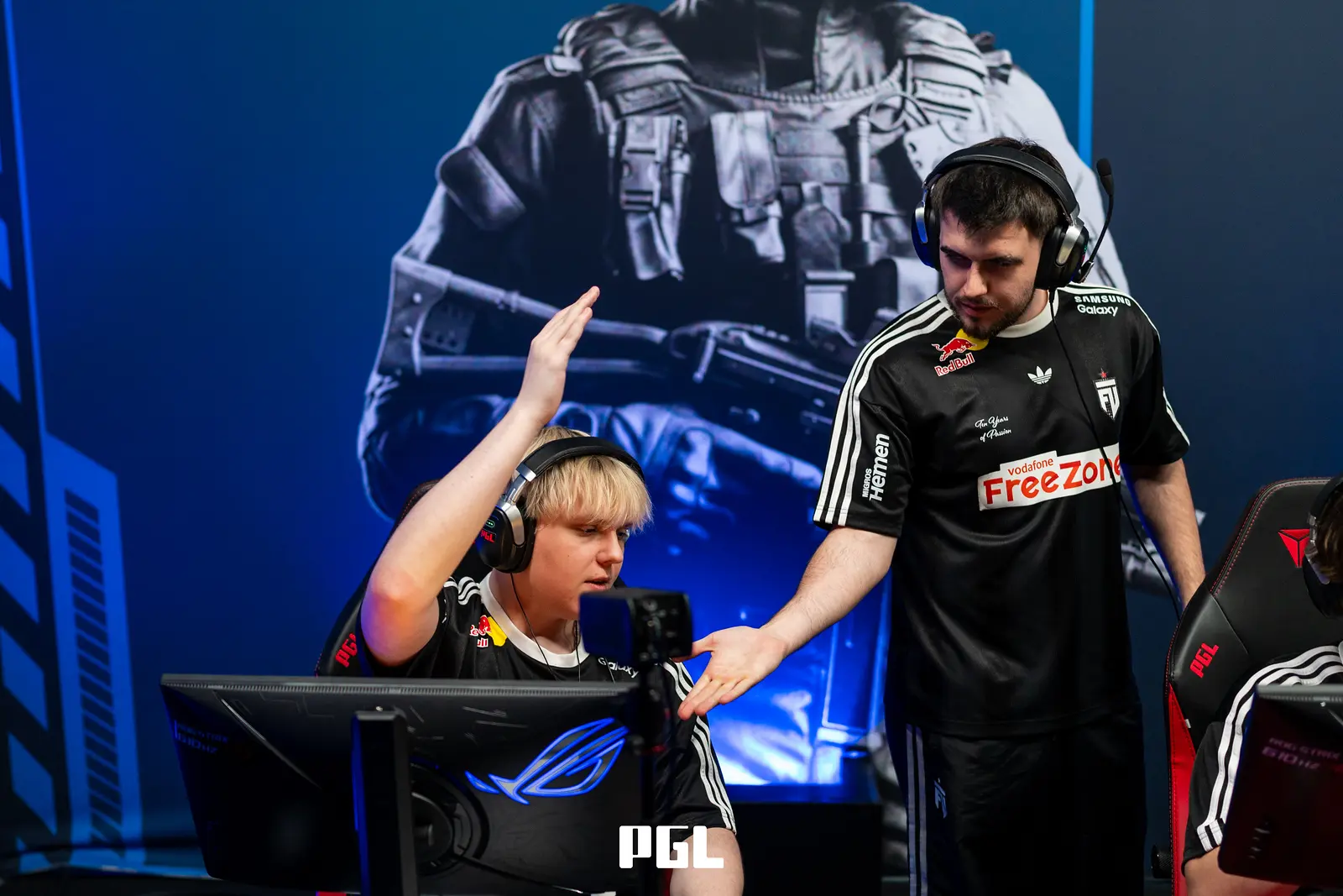Фотография FUT Esports на турнире.