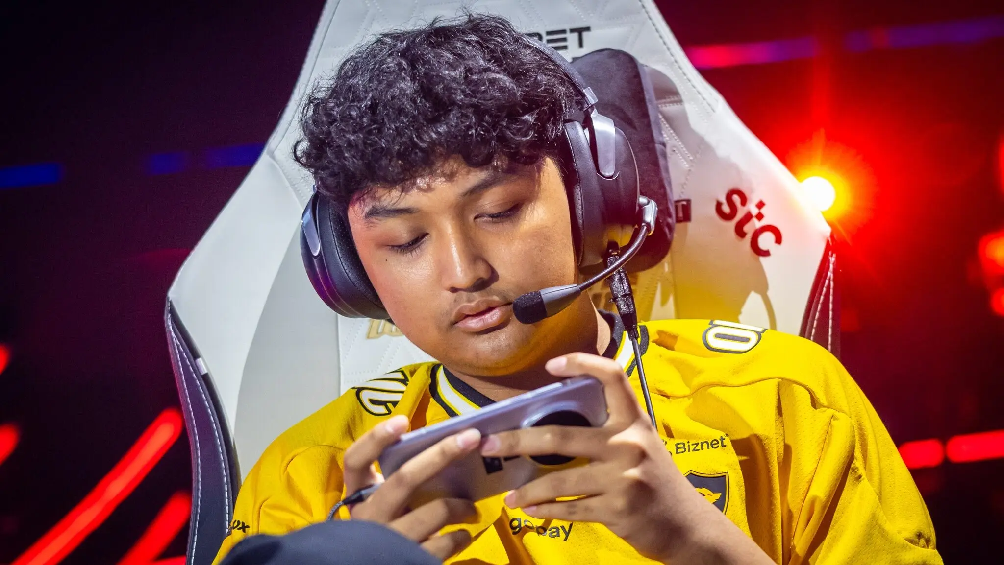 ONIC на Mobile Legends: Bang Bang Mid Season Cup 2025.