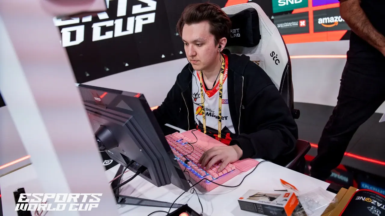Айбек «TA2000» Токаев на Esports World Cup 2025 по Dota 2