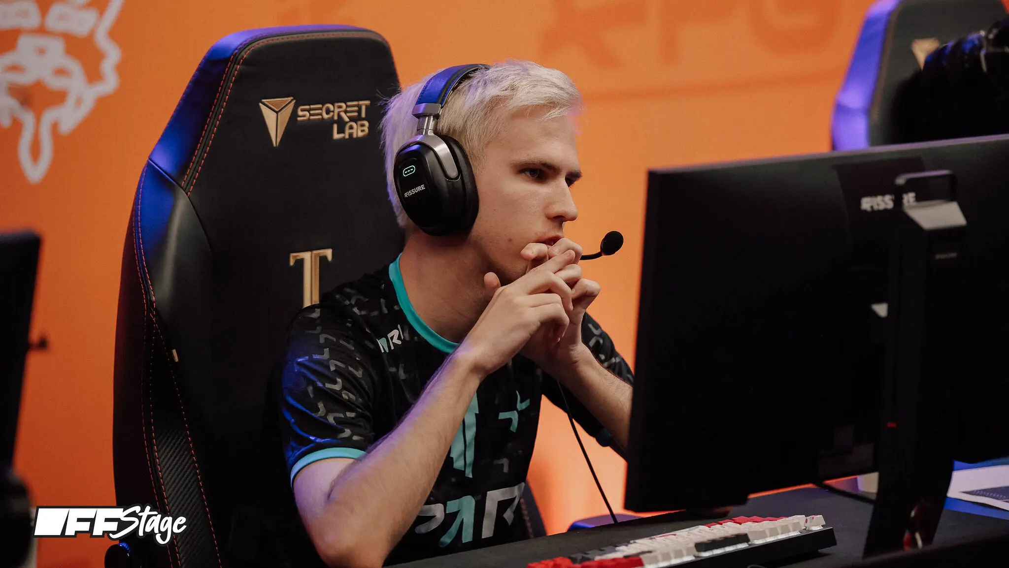 Dukalis выступает на FISSURE PLAYGROUND 2 — DOTA.