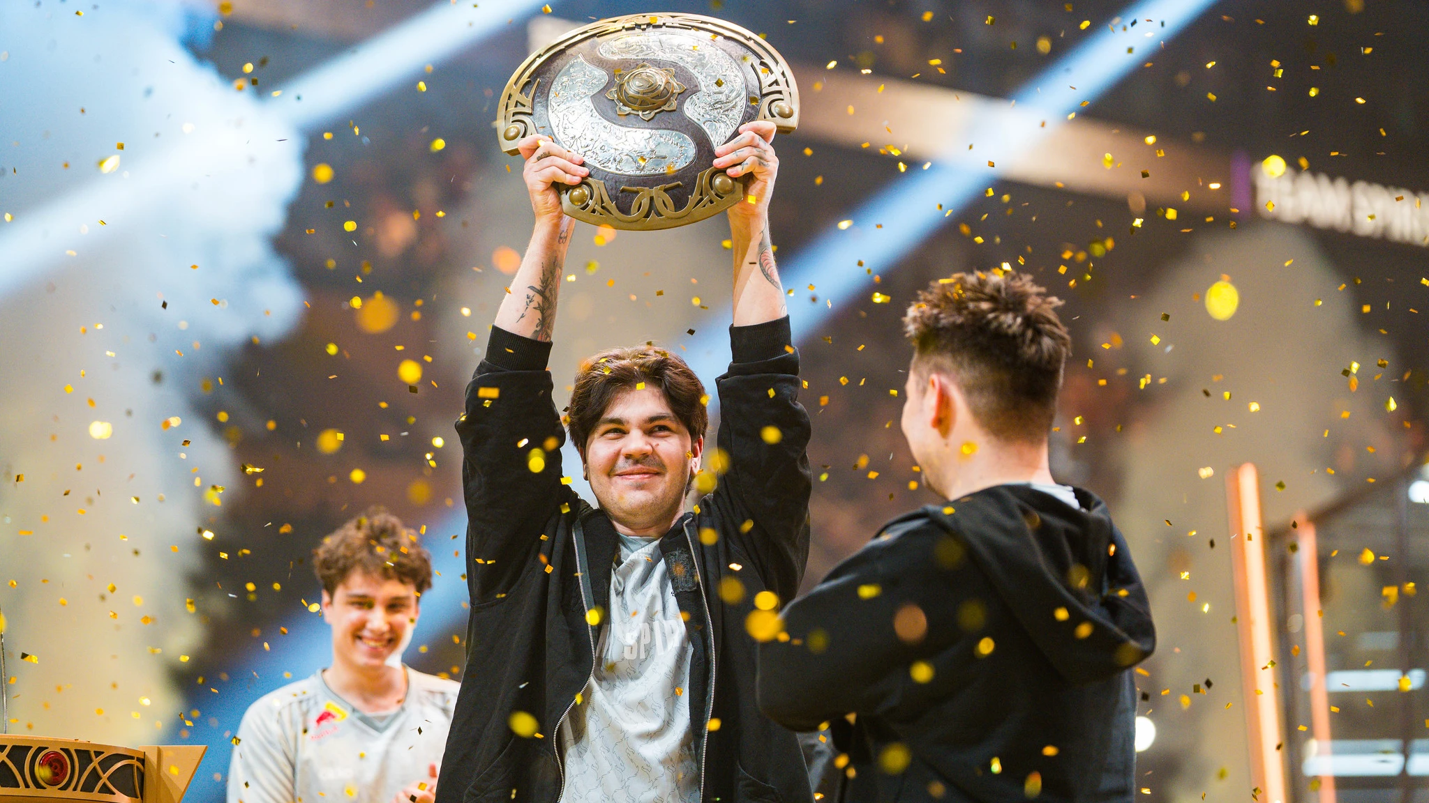 Игроки Team Spirit после победы на The International 2026
