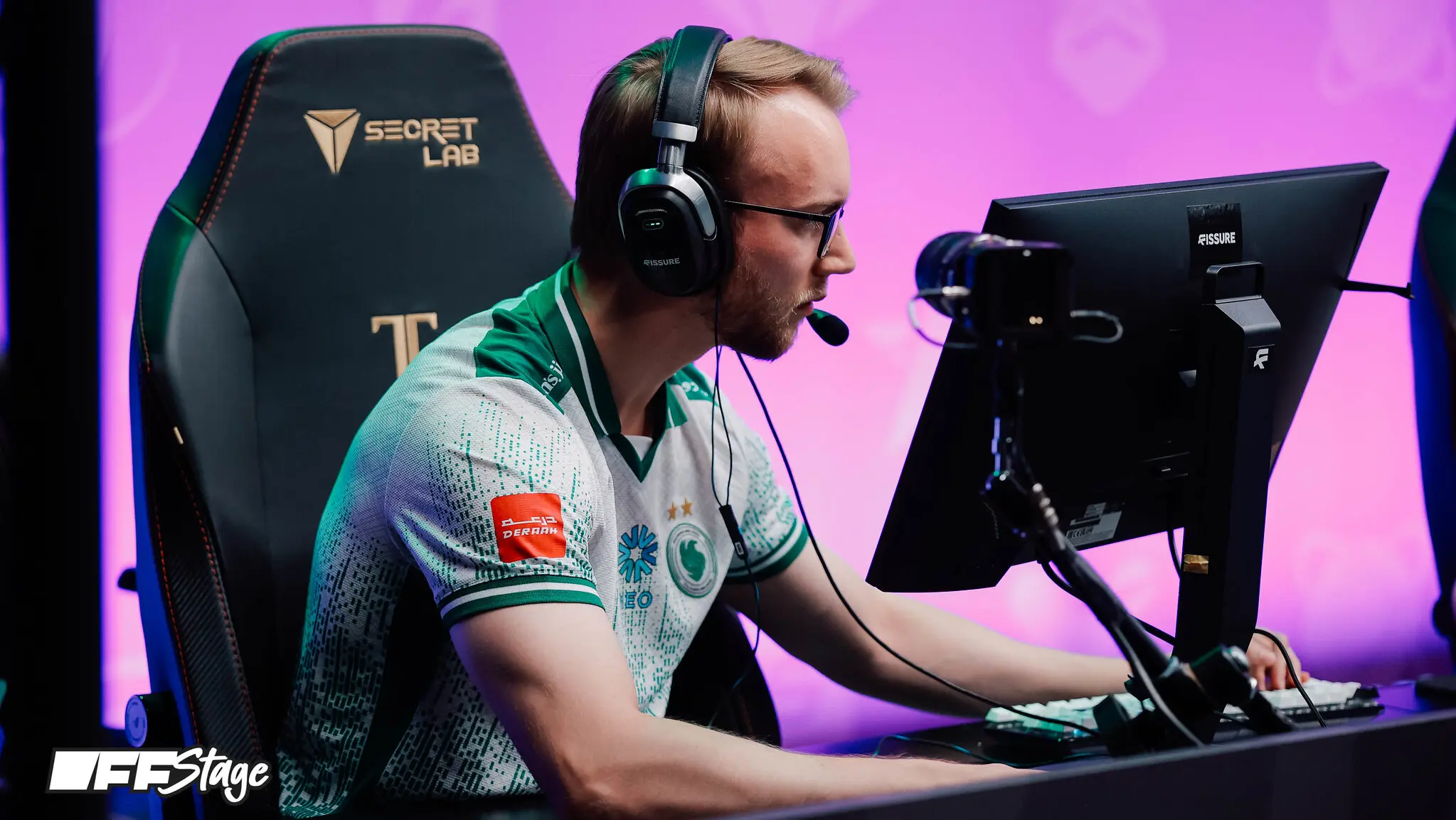 Рифлер Team Falcons Рене «TeSeS» Мадсен.